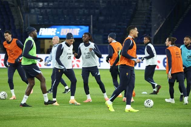 Entraînement de l’équipe de France au Parc des Princes PHOTOPQR LE PARISIEN Olivier Arandel ; Paris ; 12 11 2025 ; Paris, France Mercredi 12 novembre 2025 Football Équipe de France Entraînement de l’Equipe de France Kylian Mbappe et Manu Koné LP Olivier Arandel Paris, France, nov 12th 2025 France national team, Nationalteam at training