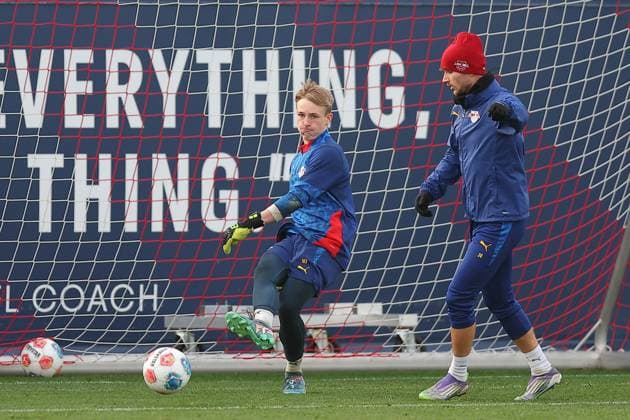 Training RB Leipzig Bundesliga Leipzig, 12.11.2025, Trainingszentrum am Cottaweg, Saison 2025 2026, Fußball, Männer, 1. Bundesliga , Training RB Leipzig , Im Bild v.l.: Nachwuchstorwart Elian Hähner Haehner und Timo Werner ,
