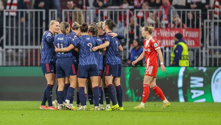 DEU, München, FC Bayern München vs Arsenal London, Women s Champions League, UEFA, Saison 2526, Allianz Arena, 3. Spieltag im Bild: Mariona Caldentey (Arsenal London 8) erzielt das Tor zum 2:0, Jubel und Freude DFB DFL REGULATIONS PROHIBIT ANY USE OF PHOTOGRAPHS AS IMAGE SEQUENCES AND OR QUASI-VIDEO, 12.11.2025 Copyright: HMBxMedia HendrikxHamelau