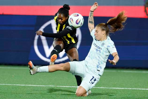 GOTHENBURG, SWEDEN 20251112 Häcken s Jusu Bah and Inter s Beatrice Merlo during the UEFA Women s Europa Cup football match between BK Häcken FF and Inter at Bravida Arena (Hisingen Arena) in Gothenburg, Sweden November 12, 2025. GÖTEBORG SWEDEN x9200x