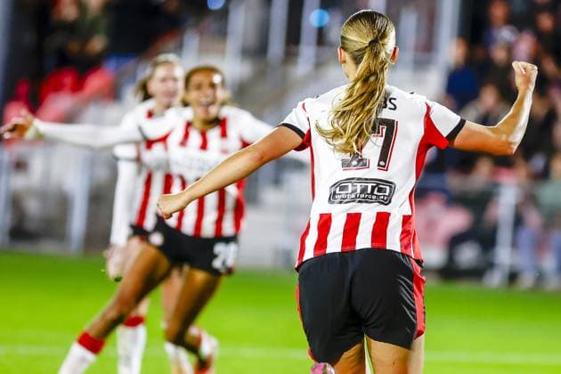 EINDHOVEN , 12 11-2025 , De Herdgang , season 2025 2026 , UEFA Womens Europa League football , round of 16 1nd leg between PSV and Eintracht Frankfurt (women) , Picture shows PSV player Lore Jacobs celebrating the goal. PSV - Eintracht Frankfurt (women)  x31997382x Copyright: