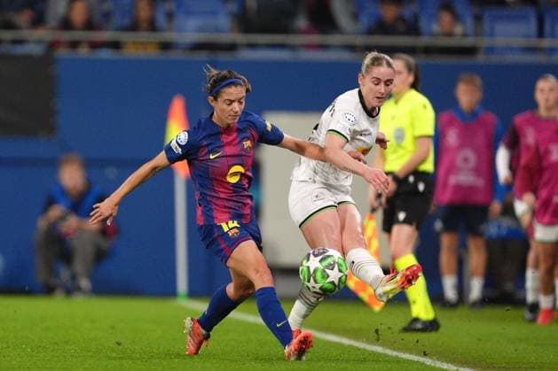 OHL Women s Kim Everaerts (R) pictured in action during a soccer match between Spanish FC Barcelona, Barca Femeni and Oud-Heverlee Leuven Women, Wednesday 12 November 2025 in Barcelona, Spain, the third game in the league phase of the UEFA Women s Champions League competition. JOMAxGARCIAxIxGISBERT  x141155860x