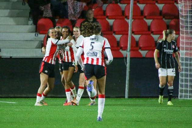 12.11.2025, xgrfx, Fussball UEFA Women s Europa Cup 1 8, PSV Eindhoven - Eintracht Frankfurt v.l. Tor, Lore Jacobs (PSV Eindhoven) (DFL DFB REGULATIONS PROHIBIT ANY USE OF PHOTOGRAPHS as IMAGE SEQUENCES and or QUASI-VIDEO) De Herdgang