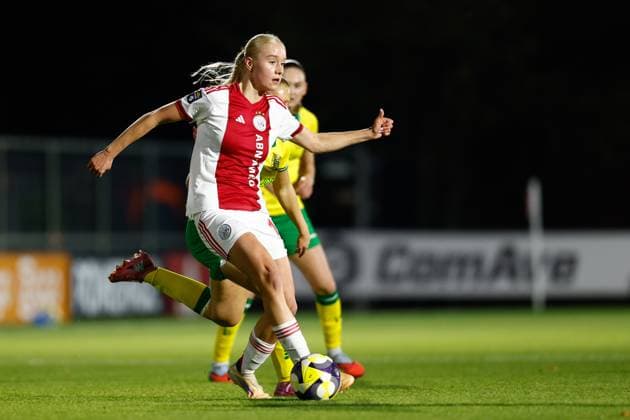 251112 Ranneke Derks of Ajax during the UEFA Women s Europa Cup between Ajax and Hammarby on November 12, 2025 in Amsterdam. Photo: Toon Dompeling BILDBYRAN kod XY XY0084 fotboll football soccer fotball europa cup ajax hammarby uefa womens europa cup dam bbeng Copyright: TONxDOMPELING BB251112BB414