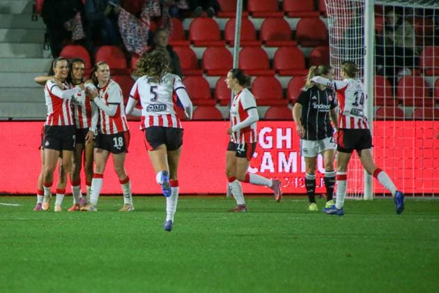 12.11.2025, xgrfx, Fussball UEFA Women s Europa Cup 1 8, PSV Eindhoven - Eintracht Frankfurt v.l. Tor, Lore Jacobs (PSV Eindhoven) (DFL DFB REGULATIONS PROHIBIT ANY USE OF PHOTOGRAPHS as IMAGE SEQUENCES and or QUASI-VIDEO) De Herdgang