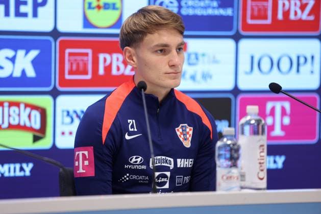Croatia press: FIFA World Cup, WM, Weltmeisterschaft, Fussball 2026 Qualifiers Toni Fruk of Croatia speaks with a media ona a press conference, PK, Pressekonferenz ahead of the training session at HNK Rijeka Stadium in Rijeka, Croatia, on November 12, 2025.  NelxPavletic PIXSELL