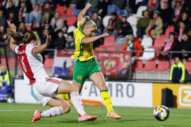 251112 Anna Josendal of Hammarby during the UEFA Women s Europa Cup between Ajax and Hammarby on November 12, 2025 in Amsterdam. Photo: Toon Dompeling BILDBYRAN kod XY XY0084 fotboll football soccer fotball europa cup ajax hammarby uefa womens europa cup dam bbeng Copyright: TONxDOMPELING BB251112BB420