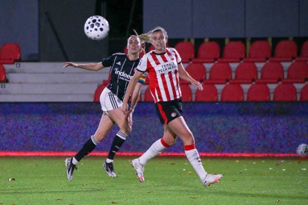 12.11.2025, xgrfx, Fussball UEFA Women s Europa Cup 1 8, PSV Eindhoven - Eintracht Frankfurt v.l. Laura Freigang (Eintracht Frankfurt), Anissa Chibani (PSV Eindhoven) (DFL DFB REGULATIONS PROHIBIT ANY USE OF PHOTOGRAPHS as IMAGE SEQUENCES and or QUASI-VIDEO) De Herdgang