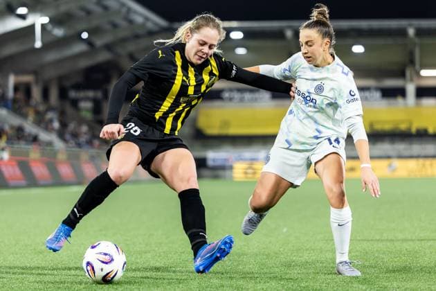 251112 Alice Bergström of Häcken and Chiara Rubustellini of Inter during the UEFA Women s Europa Cup football match between Häcken and Inter on November 12, 2025 in Gothenburg. Photo: Michael Erichsen BILDBYRAN COP 89 MI0901 fotboll football soccer fotball europa cup häcken inter uefa womens europa cup dam bbeng internazionale milano Copyright: MICHAELxERICHSEN BB251112MI036