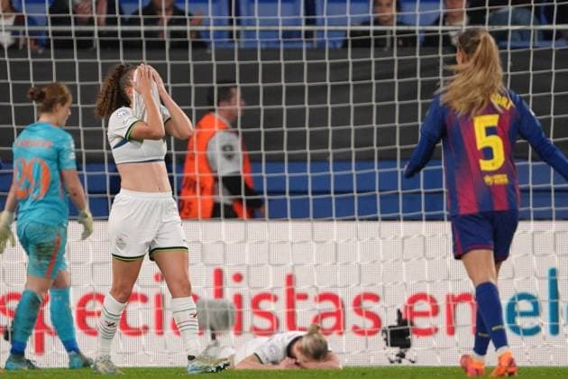 OHL s players look dejected during a soccer match between Spanish FC Barcelona, Barca Femeni and Oud-Heverlee Leuven Women, Wednesday 12 November 2025 in Barcelona, Spain, the third game in the league phase of the UEFA Women s Champions League competition. JOMAxGARCIAxIxGISBERT  x141164227x