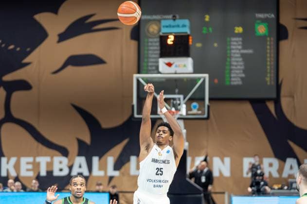 Deutschland, Basketball, FIBA, FIBA Europe Cup (Volkswagen Halle): Basketball Löwen Braunschweig - KB Trepca am 12.11. in Braunschweig (Volkswagen Halle): Grant Sherfield G, Basketball Löwen Braunschweig Copyright: xSvenxHeidmannx