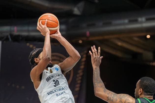 Deutschland, Basketball, FIBA, FIBA Europe Cup (Volkswagen Halle): Basketball Löwen Braunschweig - KB Trepca am 12.11. in Braunschweig (Volkswagen Halle): Chip Flanigan F, Basketball Löwen Braunschweig Copyright: xSvenxHeidmannx