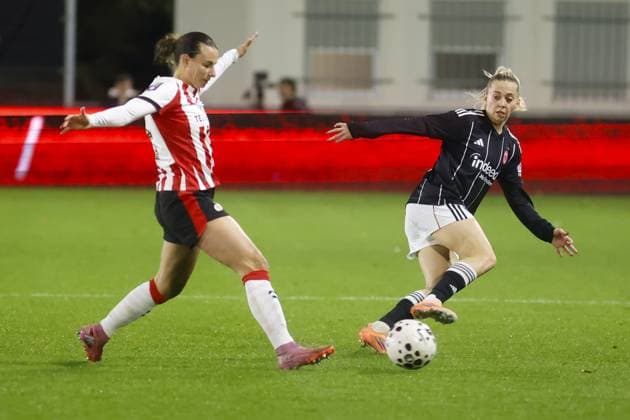 EINDHOVEN , 12 11-2025 , De Herdgang , season 2025 2026 , UEFA Womens Europa League football , round of 16 1nd leg between PSV and Eintracht Frankfurt (women) , Picture shows PSV player Renate Jansen PSV - Eintracht Frankfurt (women)  x31998245x Copyright: