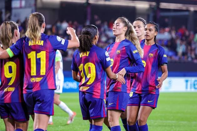 251112 UWCL Barcelona vs OH Leuven Barcelona players celebrating the goal of Vicky Lopez (19) of Barcelona (2-0) during the soccer match between Barcelona (ESP) and OH Leuven (BEL), match day 3 of league phase of 2025-2026 season of UEFA Womens Champions League , on Wednesday 12 November 2025 in Barcelona, Spain. PHOTO SPORTPIX Sevil OKTEM BARCELONA Estadi Johan Cruyff SPAIN  Copyright: xSportpix.bex xSevilxOktemxSevilxOktemx