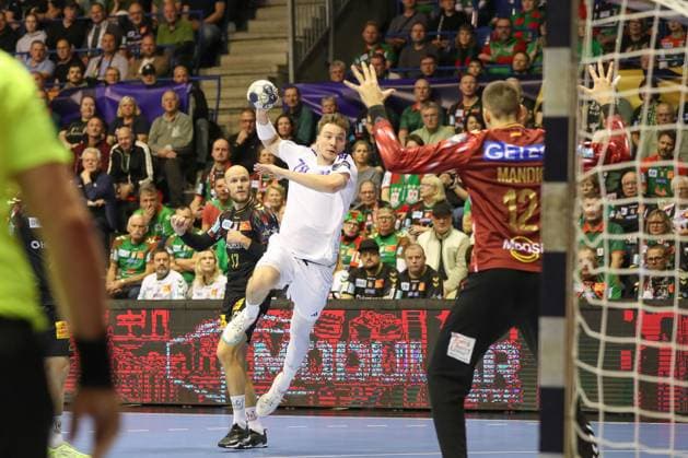 12.11.2025, xgox, Handball - EHF Champions League SC Magdeburg - HC Zagreb v.l. Stanislau Sadouski (Zagreb, 78) wirft Tor, Torschuetze, erzielt Tor, Treffer, scores the goal Magdeburg