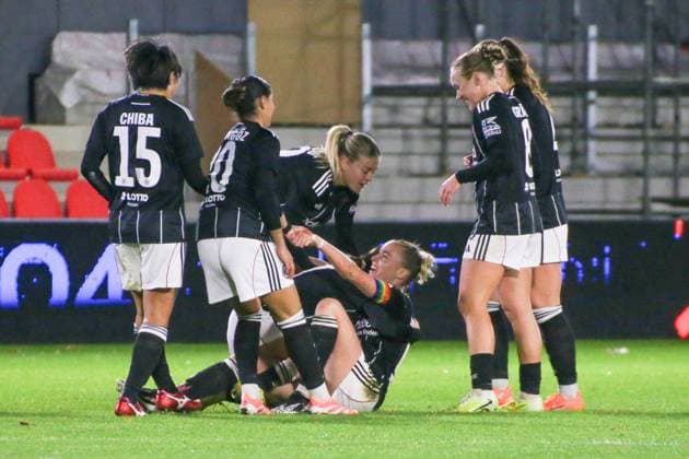 12.11.2025, xgrfx, Fussball UEFA Women s Europa Cup 1 8, PSV Eindhoven - Eintracht Frankfurt v.l. Tor, Laura Freigang (Eintracht Frankfurt) (DFL DFB REGULATIONS PROHIBIT ANY USE OF PHOTOGRAPHS as IMAGE SEQUENCES and or QUASI-VIDEO) De Herdgang