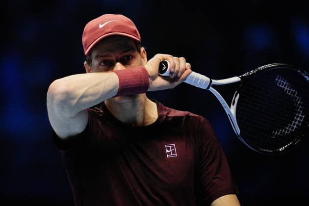 Italy s Jannik Sinner react during the singles tennis match of the ATP, Tennis Herren World Tour Finals against Germany s Alexander Zverev at the Inalpi Arena in Turin, Italy - Wednesday, Nov. 12, 2025. -  Copyright: xMarcoxAlpozzi LaPressex