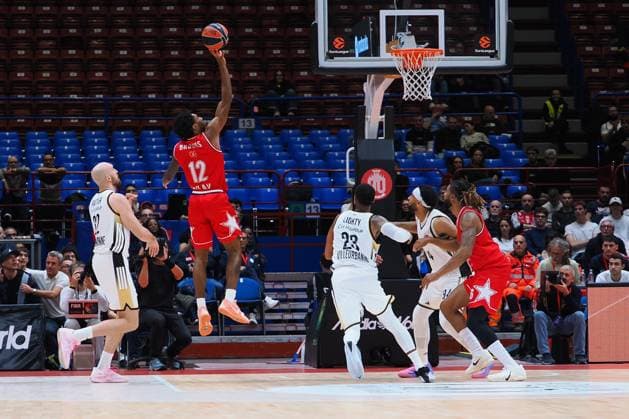 Armoni Brooks (EA7 Emporio Armani Olimpia Milano) during Olimpia Milano vs ASVEL Lione-Villeurbanne, Basketball Euroleague match in Assago (MI), Italy, November 12 2025  Copyright: xSavinoxPaolella IPAxSportx xipa-agency.netx xx IPA_67878214 IPA_Agency_IPA67878214