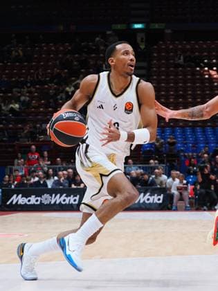 Mehdy Ngouama (ASVEL Lione-Villeurbanne) during Olimpia Milano vs ASVEL Lione-Villeurbanne, Basketball Euroleague match in Assago (MI), Italy, November 12 2025  Copyright: xSavinoxPaolella IPAxSportx xipa-agency.netx xx IPA_67878287 IPA_Agency_IPA67878287