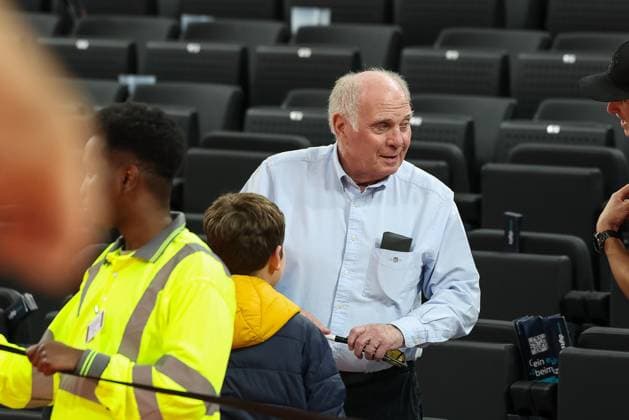 Uli Hoeness (FC Bayern Muenchen, Ehrenpraesident), GER, FC Bayern Basketball vs. FC Barcelona, Barca Basketball, Euroleague, 10. Spieltag, Saison 2025 2026, 12.11.2025, GER, FC Bayern Basketball vs. FC Barcelona, Basketball, Euroleague, 10. Spieltag, Saison 2025 2026, 12.11.2025 Muenchen Copyright: xEibner-Pressefoto JennixMaulx EP_JML