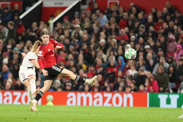 Manchester United, ManU Women v Paris Saint-Germain - UEFA Women s Champions League Paris Saint-Germain s Olga Carmona scores equaliser just before half time against Manchester United to make it 1-1 - UEFA Women s Champions League - 12.11.2025 Manchester Old Trafford United Kingdom Copyright: xZacharyxLockex