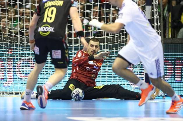 12.11.2025, xtgx, Handball, EHF Champions League, SC Magdeburg - HC Zagreb v.l. Matej Mandic (Magdeburg, 12) Parade, haelt den Ball, faengt den Ball, pariert Magdeubrg