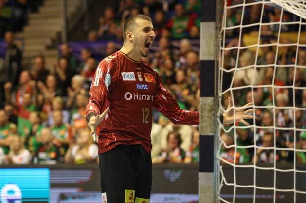 12.11.2025, xgox, Handball - EHF Champions League SC Magdeburg - HC Zagreb v.l. Matej Mandic (Magdeburg, 12) Jubelt ueber gehaltenen Ball, abgewehrt, gehalten, Torhueter Magdeburg