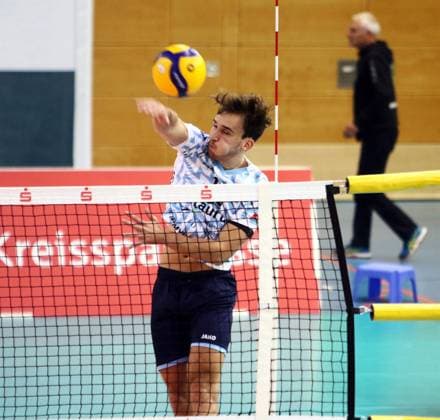 Tobias BESENBOECK (Dachau), He Volleyball Bundesliga 2025 26 TSV Haching Muenchen vs ASV Dachau, Geothermie Arena, Unterhaching, 12.11.25 Copyright: WolfgangxFehrmann