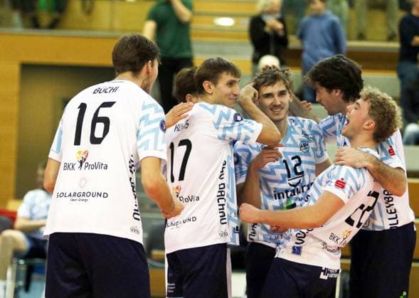 Dacheuer Freude nach dem Sieg, He Volleyball Bundesliga 2025 26 TSV Haching Muenchen vs ASV Dachau, Geothermie Arena, Unterhaching, 12.11.25 Copyright: WolfgangxFehrmann