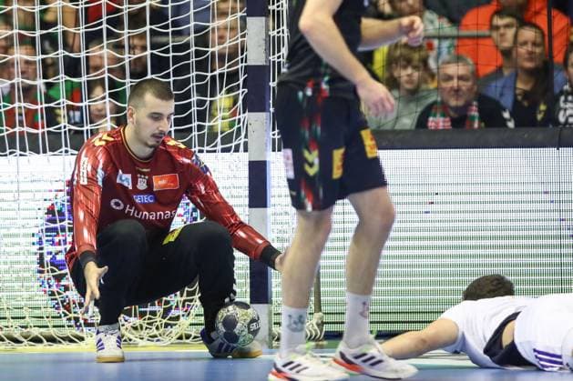 12.11.2025, xtgx, Handball, EHF Champions League, SC Magdeburg - HC Zagreb v.l. Matej Mandic (Magdeburg, 12) Parade, haelt den Ball, faengt den Ball, pariert Magdeubrg