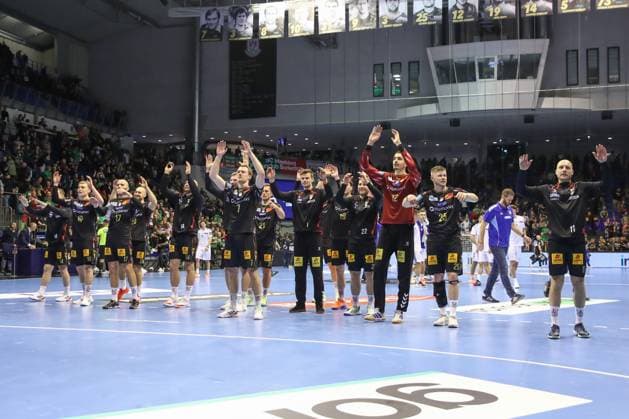 12.11.2025, xtgx, Handball, EHF Champions League, SC Magdeburg - HC Zagreb v.l. Magdeburg Jubel ueber den Sieg, Jubel nach Spielende Magdeubrg