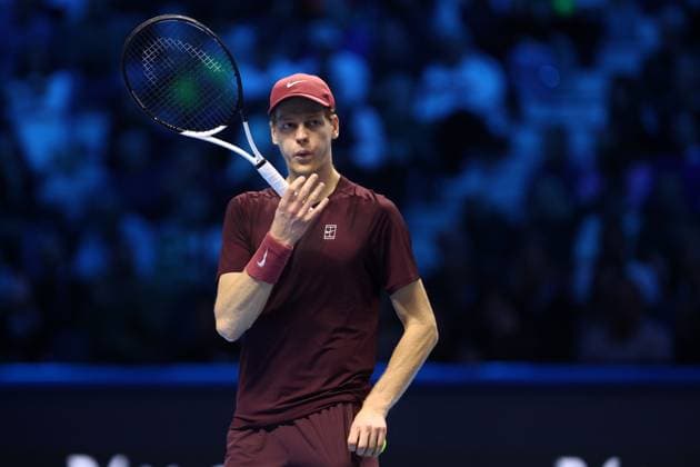 Jannik Sinner vs Alexander Zverev Jannik Sinner of Italy looks on during the Round Robin singles match between Jannik Sinner vs Alexander Zverev on Day four of the Nitto ATP, Tennis Herren World Tour Finals. Turin Inalpi Arena Italy Copyright: xMarcoxCanonierox