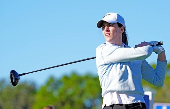 BELLEAIR, FL - NOVEMBER 12: Indiana Fever guard Caitlin Clark plays her tee shot on the 2nd hole during the Pro Am for The Annika driven by Cambridge at Pelican on November 12, 2025, at the Pelican Golf Club in Belleair, Florida. (Photo by Brian Spurlock Icon Sportswire) GOLF: NOV 12 LPGA, Golf Damen The ANNIKA EDITORIAL USE ONLY Icon25111212