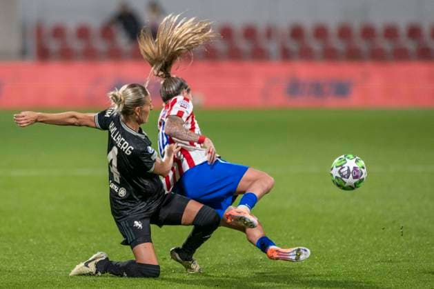 November 13, 2025, Alcala De Henares, Madrid, Spain: EMMA KULLBERG of Juventus de Turin in action during the UEFA Women s Champions League soccer match between ATLETICO DE MADRID WOMENS Vs. JUVENTUS DE TURIN, held on November 12, 2025, at the AlcaloÂ¡ de Henares Sports Center in Madrid, Spain. Alcala De Henares Spain - ZUMAc312 20251113_zsp_c312_063 Copyright: xOscarxManuelxSanchezx