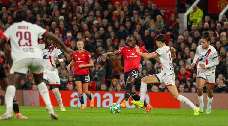 Manchester United, ManU Women v Paris Saint-Germain - UEFA Women s Champions League Manchester United s Melvine Malard dribbling past Elisa De Almeida - UEFA Women s Champions League - 12.11.2025 Manchester Old Trafford United Kingdom Copyright: xZacharyxLockex