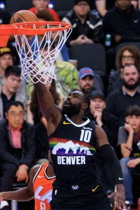 November 12, 2025, Inglewood, California, USA: Tim Hardaway Jr. 10 of the Denver Nuggets scores with a layup during their regular season NBA, Basketball Herren, USA game against the Los Angeles Clippers on Wednesday November 12, 2025 at Intuit Dome in Inglewood, California. ARIANA RUIZ PI Inglewood USA - ZUMAp124 20251112_zaa_p124_005 Copyright: xArianaxRuizx