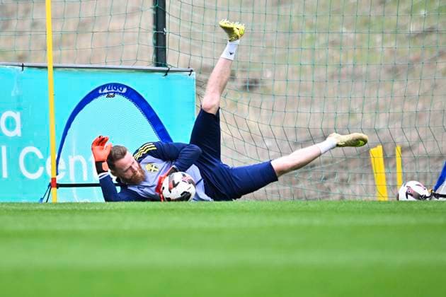 MARBELLA, SPAIN 20251113 Sweden s national team, Nationalteam goalkeeper Viktor Johansson during Thursday s training in Marbella ahead of the men s national team s World Cup qualifying match in Switzerland at the end of the week. MARBELLA SPAIN x10050x