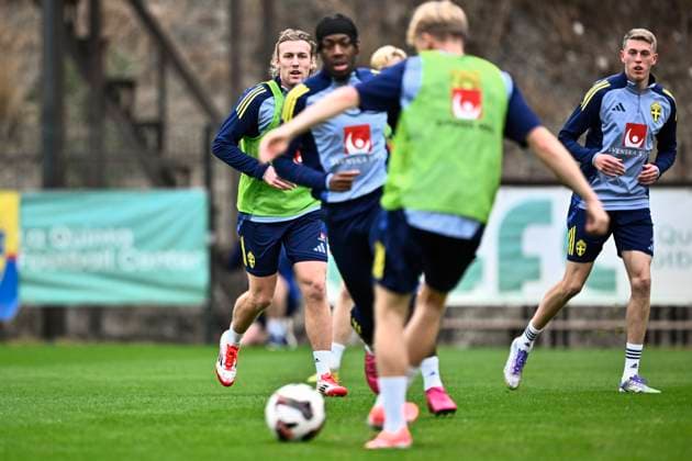 MARBELLA, SPAIN 20251113 Swedish national team, Nationalteam players Mattias Svanberg and Emil Forsberg during Thursday s training in Marbella ahead of the men s national team s World Cup qualifying match in Switzerland at the end of the week. MARBELLA SPAIN x10050x