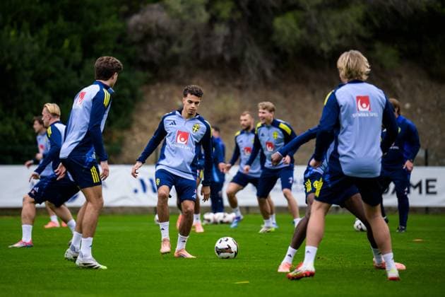 251113 Yasin Ayari of the Swedish national football team during a training session on November 13, 2025 in Marbella. Photo: Joel Marklund BILDBYRAN kod JM JM0748 bbeng fotboll football soccer fotball vm-kval FIFA World Cup, WM, Weltmeisterschaft, Fussball qualifier träning practice training sverige sweden sverige a Copyright: JOELxMARKLUND BB251113JM004