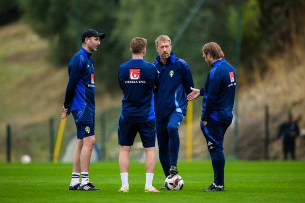 251113 Assistant coach Andreas Georgson, assistant coach Sebastian Larsson, head coach Graham Potter and assistant coach Björn Hamberg of the Swedish national football team during a training session on November 13, 2025 in Marbella. Photo: Joel Marklund BILDBYRAN kod JM JM0748 bbeng fotboll football soccer fotball vm-kval FIFA World Cup, WM, Weltmeisterschaft, Fussball qualifier träning practice training sverige sweden sverige a Copyright: JOELxMARKLUND BB251113JM011