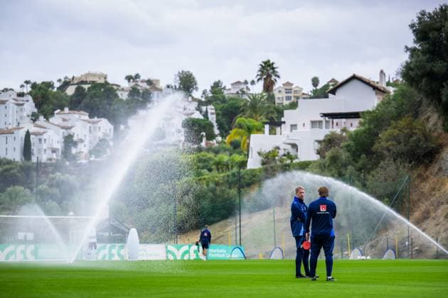 251113 Head coach Graham Potter and assistant coach Björn Hamberg of the Swedish national football team during a training session on November 13, 2025 in Marbella. Photo: Joel Marklund BILDBYRAN kod JM JM0748 bbeng fotboll football soccer fotball vm-kval FIFA World Cup, WM, Weltmeisterschaft, Fussball qualifier träning practice training sverige sweden sverige a Copyright: JOELxMARKLUND BB251113JM032