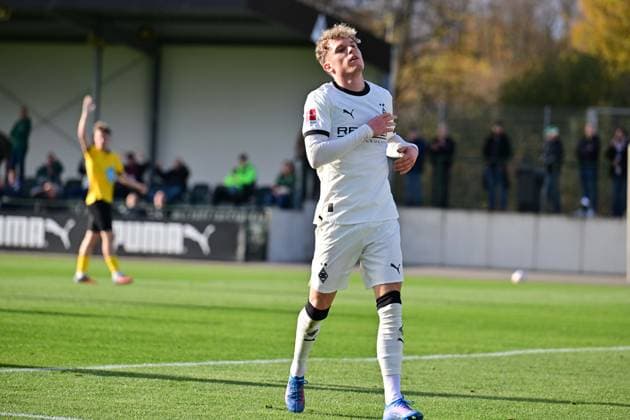 13.11.2025; Moenchengladbach; Fussball, Herren, Saison 2025 2026, Testspiel Borussia Moenchengladbach vs. K. Lierse SK Enttaeuscht; Enttaeuschung bei Robin Hack (Gladbach) nach vergebener Riesenchance DFL regulations prohibit any use of photographs as image sequences and or quasi-video. Borussia-Park NRW Deutschland