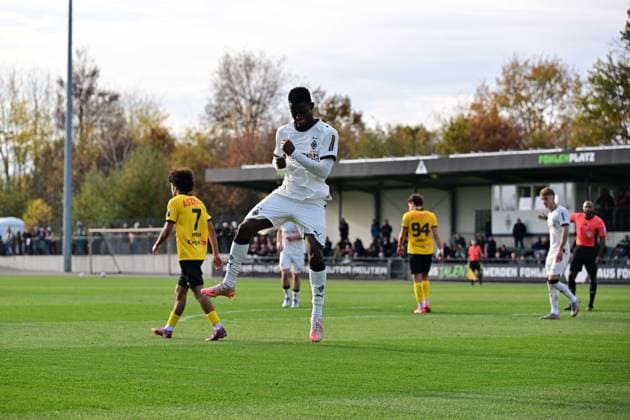 13.11.2025; Moenchengladbach; Fussball, Herren, Saison 2025 2026, Testspiel Borussia Moenchengladbach vs. K. Lierse SK Torjubel bei Torschuetze Iaia Manco Danfa (Gladbach) nach seinem Tor zum 1-0 DFL regulations prohibit any use of photographs as image sequences and or quasi-video. Borussia-Park NRW Deutschland