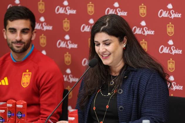 November 13, 2025, Las Rozas, Madrid, SPAIN: Mariana De Carli, Vice President of Beauty Iberia at P&G, attends a press conference, PK, Pressekonferenz on the partnership agreement between Old Spice and the Spanish National Football Team prior to the 2026 World Cup qualifying matches against Georgia and Turkey, at the Ciudad del Futbol, in Las Rozas, Madrid, Spain, on November 13, 2025. Las Rozas SPAIN - ZUMAa181 20251113_zaa_a181_013 Copyright: xIrinaxR.xHipolitox