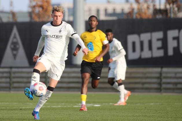 Mönchengladbach, Deutschland 13. November 2025: Testspiel - 2025 2026 - Borussia Mönchengladbach vs. Lierse SK Im Bild: Robin Hack (BMG) Fohlenplatz Nordrhein Westfalen Copyright: xFotostandx xVanxderxVeldenx