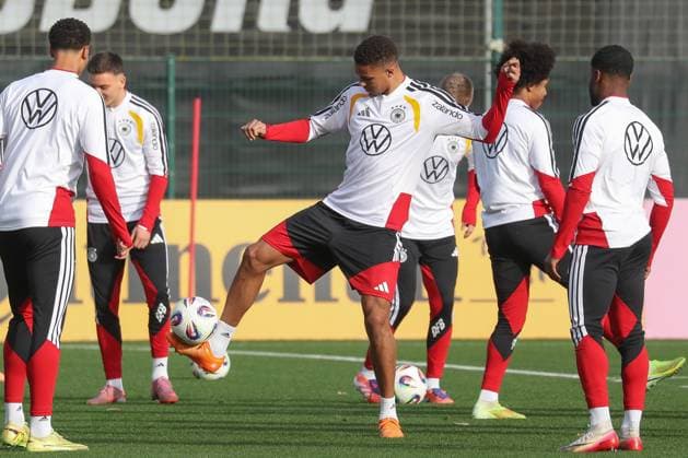 13.11.2025, xgox, Fussball - Nationalmannschaft Training emspor, v.l. Malick Thiaw (Deutschland, ) (DFL DFB REGULATIONS PROHIBIT ANY USE OF PHOTOGRAPHS as IMAGE SEQUENCES and or QUASI-VIDEO) Wolfsburg
