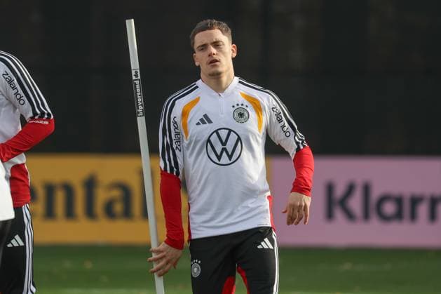 13.11.2025, xgox, Fussball - Nationalmannschaft Training emspor, v.l. Florian Wirtz (Deutschland, ) (DFL DFB REGULATIONS PROHIBIT ANY USE OF PHOTOGRAPHS as IMAGE SEQUENCES and or QUASI-VIDEO) Wolfsburg