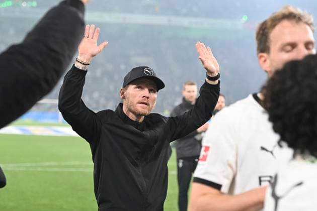 Schlussjubel Eugen POLANSKI, Trainer MG; Borussia Moenchengladbach (MG) - 1. FC Koeln (K) 3-1 Fussball 1. Bundesliga Saison 2025 2026, 10.Spieltag, Spieltag10, matchday10, am 08.11.2025, Borussia-Park in Moenchengladbach Deutschland. DFL regulations prohibit any use of photographs as image sequences and or quasi-video Ã‚Â