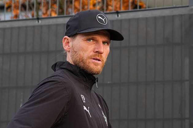 13.11.2025, xydrx, Fußball, Testspiel, Borussia Mönchengladbach - NV Koninklijke Lierse SK, Fohlenplatz am Borussia-Park: Eugen Polanski (Cheftrainer Borussia Mönchengladbach) Nordrhein-Westfahlen Deutschland