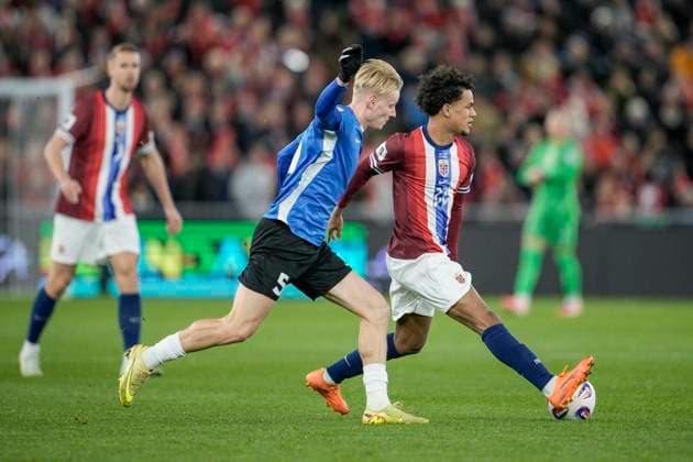 Football, World Cup qualification Norway Estonia Oslo 20251113 Estonia s Rocco Shein and Norway s Oscar Bobb during the World Cup qualifying match in football between Norway and Estonia at Ullevaal Stadion Photo Jonas Been Henriksen NTB Oslo Norway EDITORIAL USE ONLY RESTRICTED USE FOR BETTING COMPANIES  Copyright: xJonasxBeenxHenriksenx xNTBx